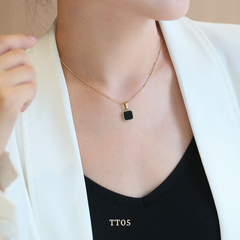 [KHÔNG ĐEN GỈ] Dây chuyền Titan mặt vuông trắng đen TT05