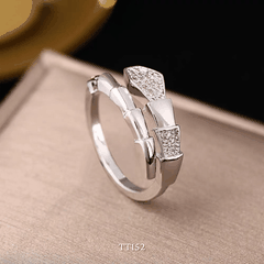 Nhẫn đính đá hình rắn TT152