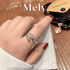 Nhẫn đính đá hình rắn TT152