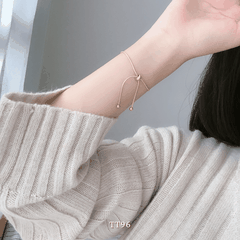 Lắc chân. Vòng tay TT96