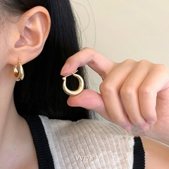 Bông tai bạc bóng nữ hình C mang phong cách tối giản thời trang Hàn Quốc VV140