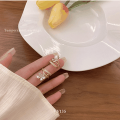 Bông tai nữ hình hoa đính đá cao cấp dạng xoắn ôm sát tai phụ kiện thời trang VV135
