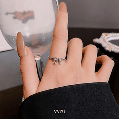 Nhẫn đính đá hình nơ VV172