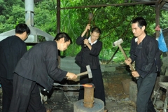 Dao thái sắc bén - Thép nhíp ô tô - Cán gỗ tự nhiên khâu inox - N02 | DAO VIP - HTX DAO PHÚC SEN
