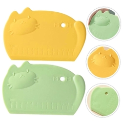 Dụng cụ cắt vét bột nhựa MÈO MOM có vạch chia 16×10.5cm - 1 cái (CBM16105)