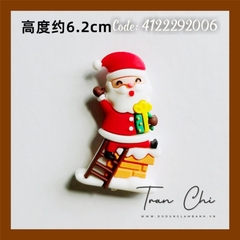 TTXS06 - Topper cắm Silicone - Ông Già Noel leo Ống Khói (4/12)