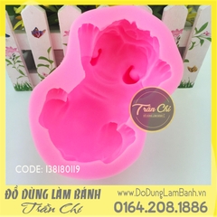 Khuôn silicone Chó Bulldog nằm nhỏ - White