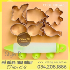 Bộ cookie style D: 06 cutter, 01 bút viết, 03 đầu nhựa