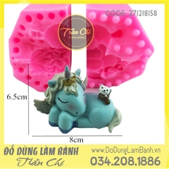 Khuôn silicone Ngựa Unicorn nằm nhắm mắt (2 mảnh)