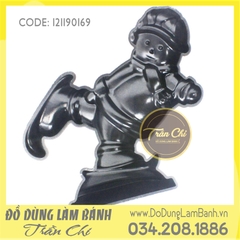 Khuôn nhôm Bé trai choàng khăn