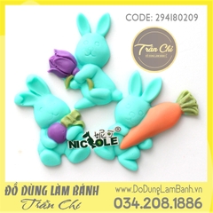 Khuôn silicone Thỏ ôm củ cải đỏ 3c (AN3639)