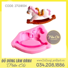 Khuôn silicone Ngựa gỗ móc tròn