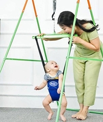 DẤU HIỆU TRẺ DƯỚI 1 TUỔI ĐANG PHÁT TRIỂN TỐT – BỐ MẸ NÊN THEO DÕI MỖI THÁNG