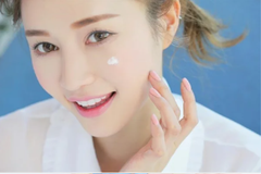 4 việc cần làm ngay sau khi thoa kem chống nắng để bảo vệ collagen