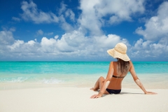 Đi biển dùng kem chống nắng nào thì tốt nhất?