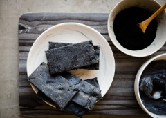 Mặt nạ than hoạt tính có thực sự tốt cho da?