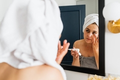Mẹo giữ lớp trang điểm bền màu cả ngày bất chấp thời tiết nóng nực