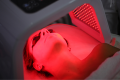 Công Nghệ Ánh Sáng Sinh Học Hỗ Trợ Da Ra Sao?