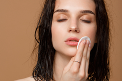 Double Cleansing là chăm sóc da chân ái! GenZ nên biết!