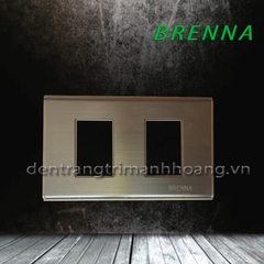 Mặt 2 Brenna