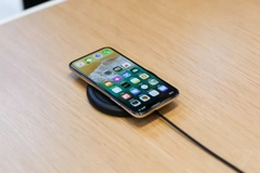 Apple vừa khẳng định sẽ có hàng iPhone X cho khách ngay tại cửa hàng vào ngày 3/11 tới đây, dân buôn Việt hãy sẵn sàng