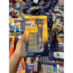 Set dao cạo râu Gillette Fusion 5 lưỡi kép ( 1 thân + 6 đầu thay thế) mẫu 6 - Hàng Nhật nội địa