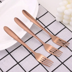 Dĩa inox cỡ trung 17cm mạ vàng đồng Rose Gold - Hàng Nhật nội địa