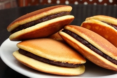 Bánh Doremon Dorayaki nhân đậu đỏ hạt dẻ 300g