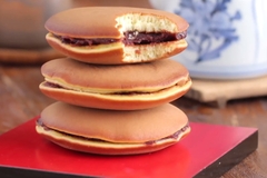 Bánh rán Doremon Dorayaki hương đào - 6 cái- Hàng Nhật nội địa