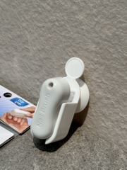 Bàn chải chà móng mini có giá treo MIRAI (đã phân loại) - Hàng Nhật nội địa