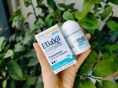 Lăn Khử Mùi Đặc Trị EtiaXil Nhãn Xanh Cho Da Nhạy Cảm 15ml - Hàng Nhật nội địa