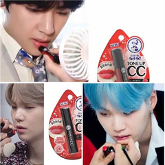 Son dưỡng môi chống nắng, bổ sung vitamin E màu đỏ 4.5gr Rohto Mentholatum - Hàng Nhật nội địa