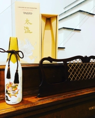 Rượu Sake Japan Royal Taizo Hoàng Đế 720ml ( kèm hộp đựng cao cấp)