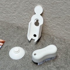 Bàn chải chà móng mini có giá treo MIRAI (đã phân loại) - Hàng Nhật nội địa