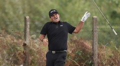 Patrick Reed bất ngờ rút lui, Rory McIlroy rộng cửa soán ngôi số 1 châu Âu