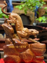 Tượng Báo Gỗ Cẩm Chỉ