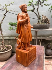 Tượng Trần Quốc Tuấn gỗ Ngọc am
