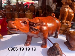 Tượng trâu gỗ hương Gia Lai