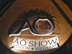 À Ố Show - All about Vietnam