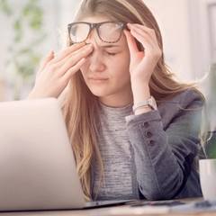 Trẻ Hoá Tình Trạng Khô Mắt Trong Thời Đại 4.0