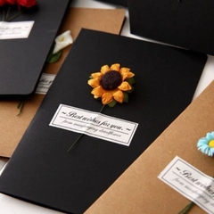 Thiệp Đen Trang Trí Kèm Hoa Khô