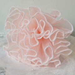 Giấy gói hoa viền ngọc