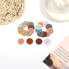 Tag da handmade hình tròn họa tiết trái tim