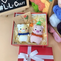 Móc Khoá Len LYLYCRAFT 12 Con Giáp Bằng Len Baby Yarn, Hộp Quà Tặng Ngày Lễ, Tốt Nghiệp, Sinh Nhật, Valentine ( Có sẵn)