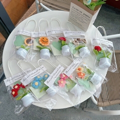 Chậu hoa len để bàn handmade nhiều mẫu dễ thương kèm túi thiệp quà tặng 21/10, sinh nhật, tốt nghiệp, decor trang trí