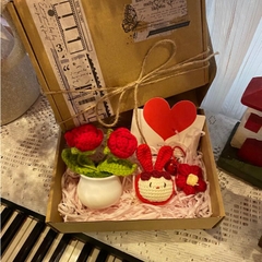 Set quà tặng người yêu handmade, hộp quà móc khóa len và chậu hoa len tặng sinh nhật, bạn bè ý nghĩa đáng yêu LyLyCraft