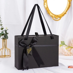 Hộp Quà Sinh Nhật Có Quai Túi Xách, Hộp Đựng Quà Sang Trọng Màu Đen Tặng Đối Tác Lylycraft Handmade