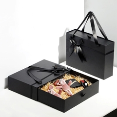 Hộp Quà Sinh Nhật Có Quai Túi Xách, Hộp Đựng Quà Sang Trọng Màu Đen Tặng Đối Tác Lylycraft Handmade