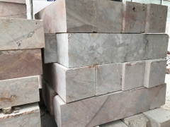 ĐÁ TỰ NHIÊN TRONG NƯỚC - ĐÁ MARBLE - ĐÁ KHỐI HỒNG CẮT QUY CÁCH