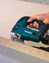 MÁY CƯA LỌNG DÙNG PIN 18V (KHÔNG KÈM PIN SẠC) MAKITA - DJV180Z